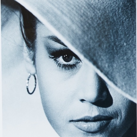 Iconic Jane Fonda - Picture 2 of 16